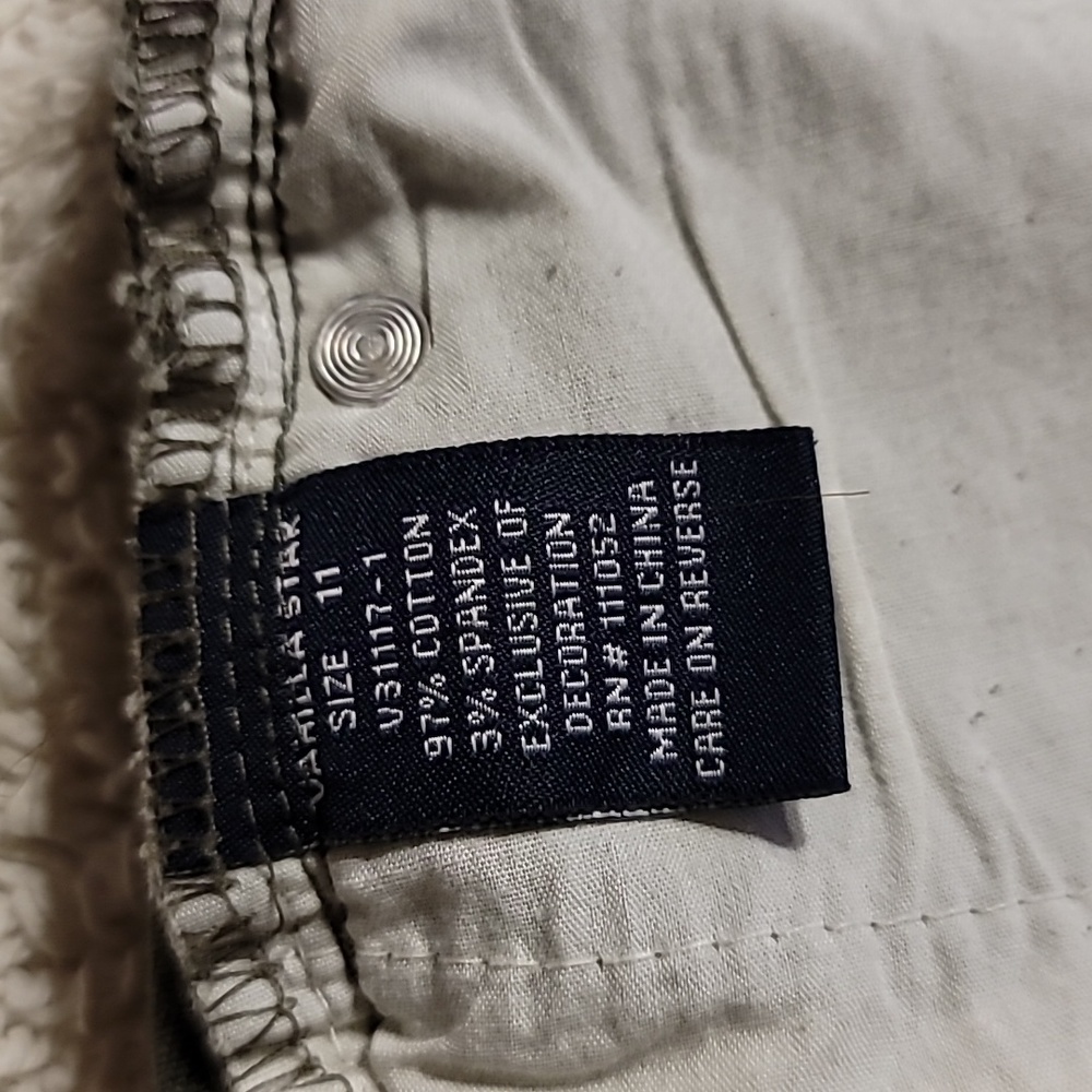 OLIVE DENIM EMBROIDERED MID RISE STRETCH SHORT BEE DETAIL - Picture 10 of 12